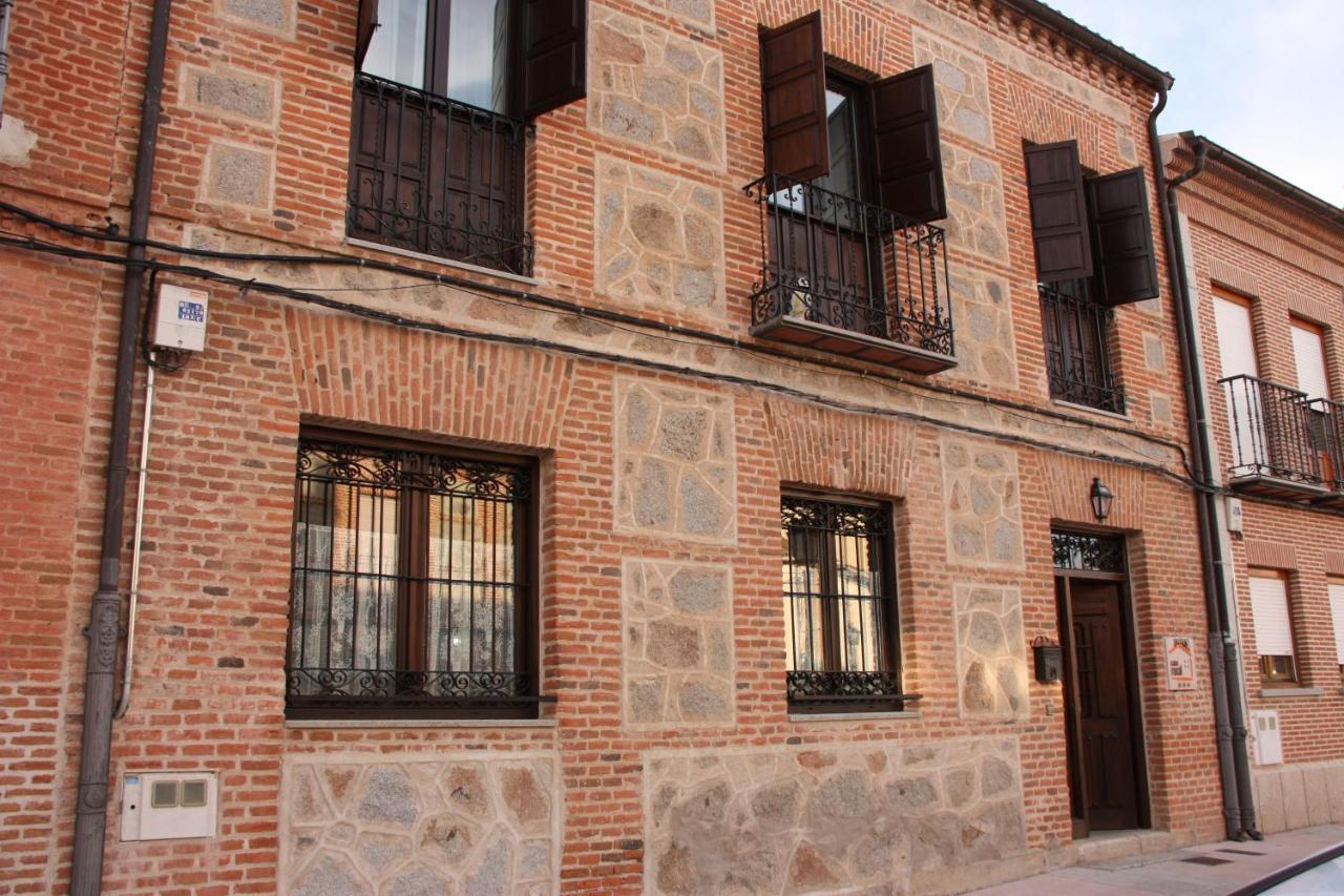 Casa Rural Puerta De Castilla Velayos Екстер'єр фото